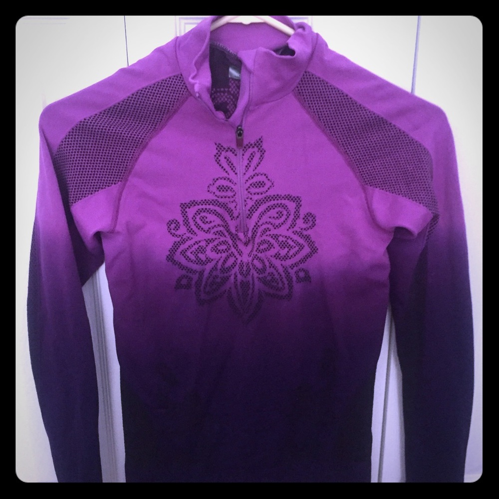 Athleta quarter zip top with thumb holes
